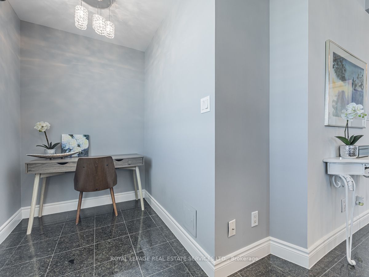 2111 Lake Shore Blvd W, #Lph 8