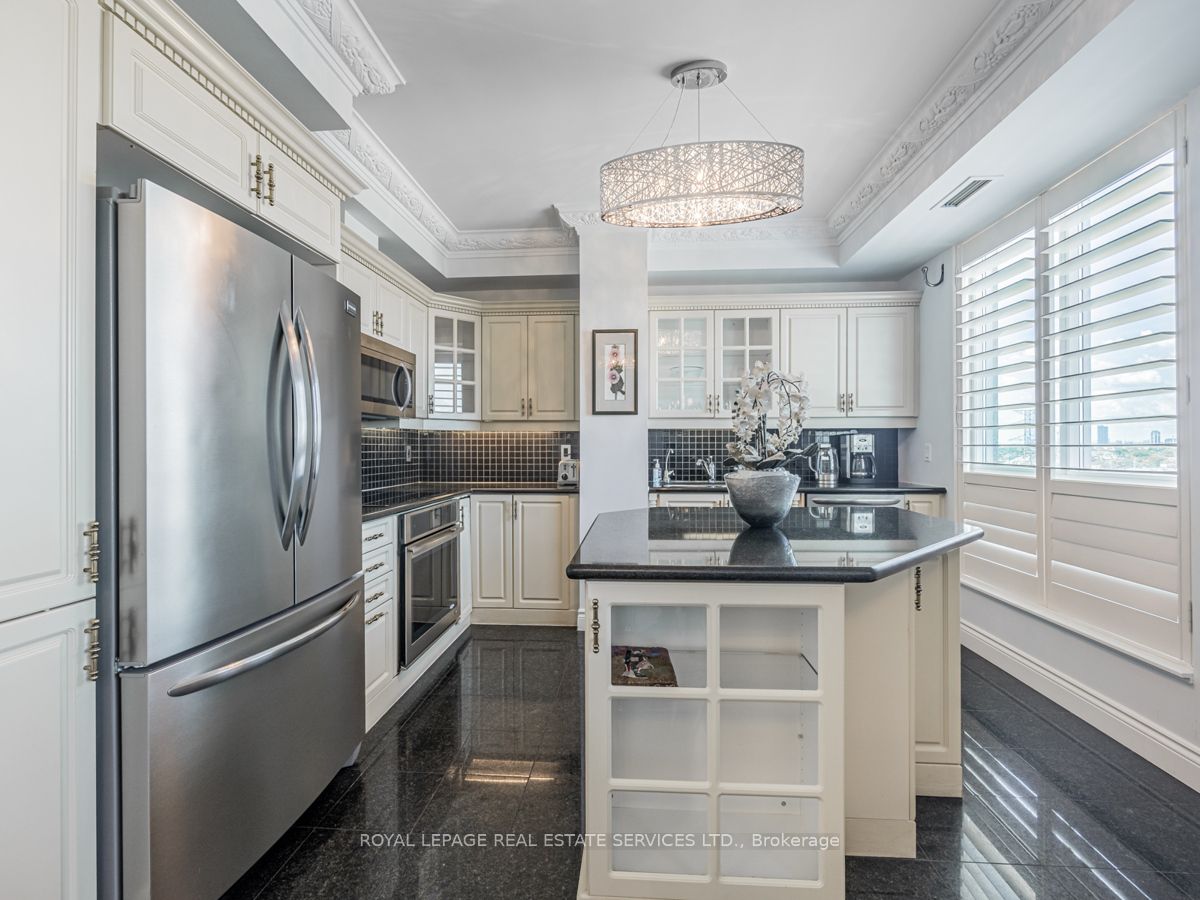 2111 Lake Shore Blvd W, #Lph 8