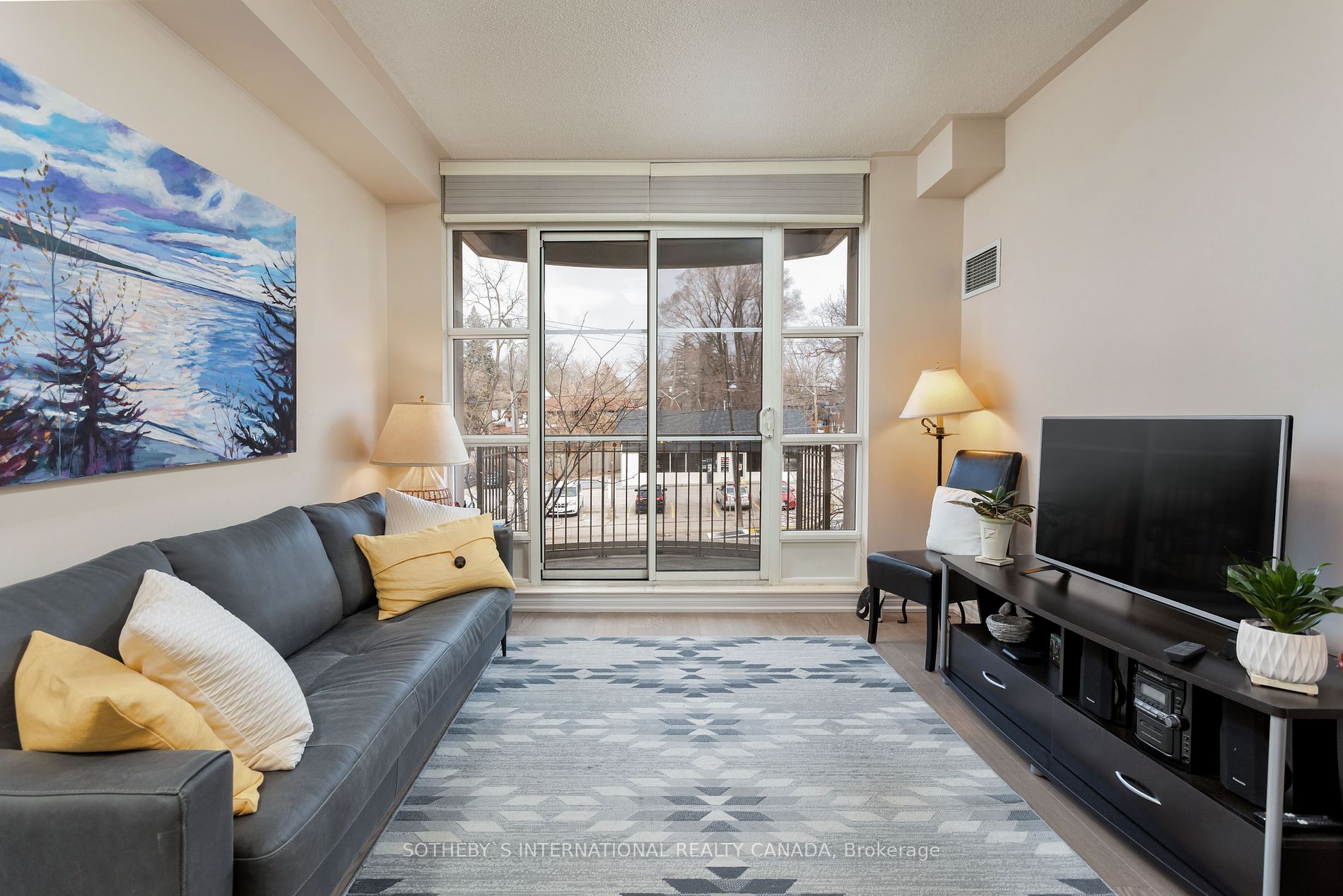 3085 Bloor St W, #207