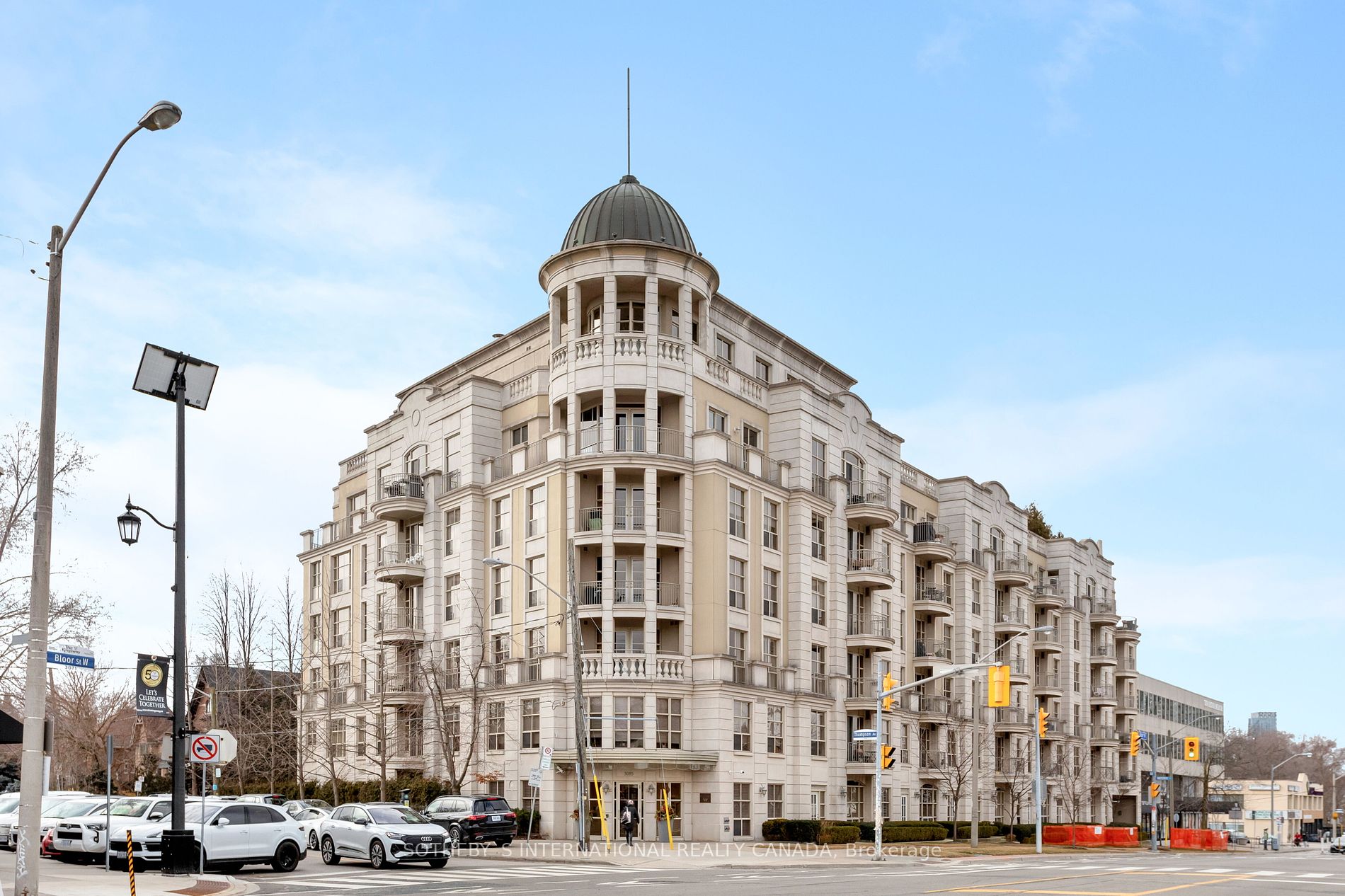 3085 Bloor St W, #207