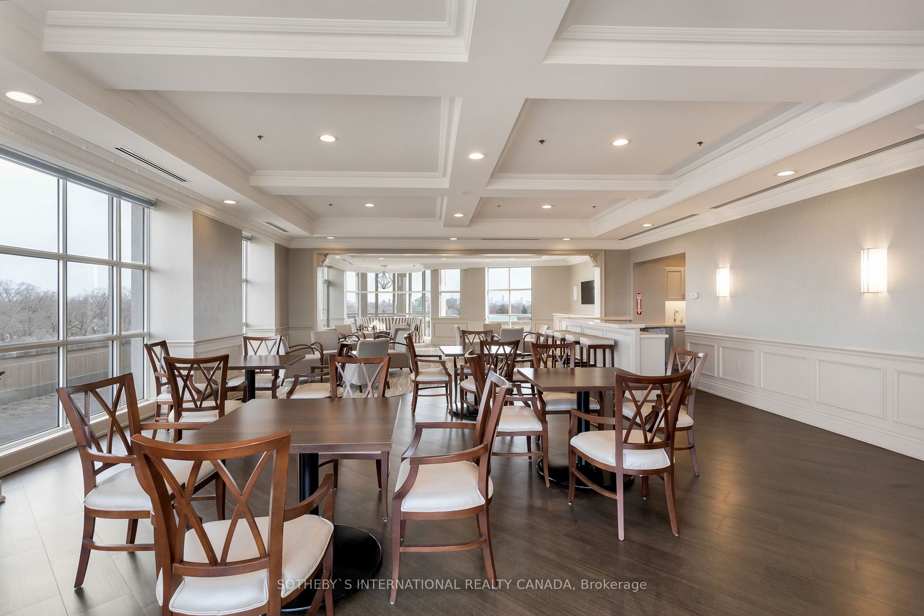 3085 Bloor St W, #207
