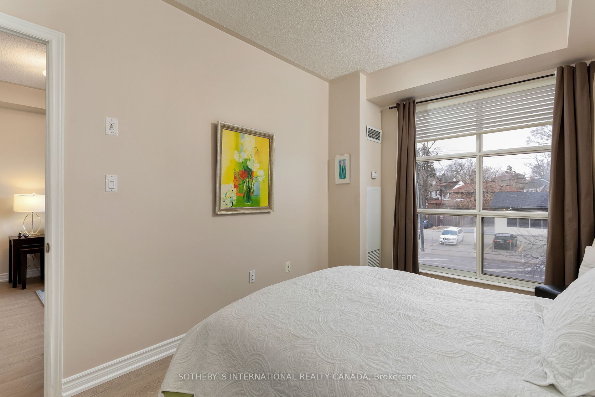 3085 Bloor St W, #207