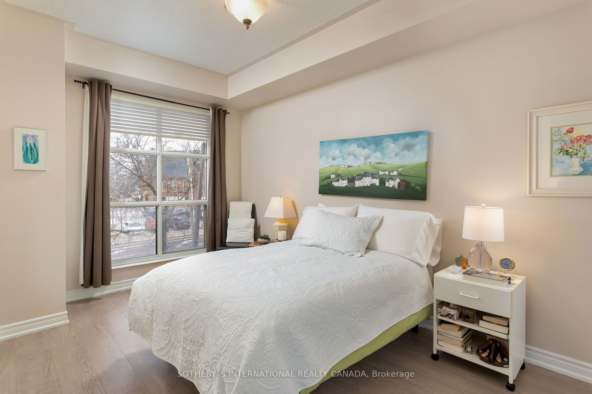 3085 Bloor St W, #207