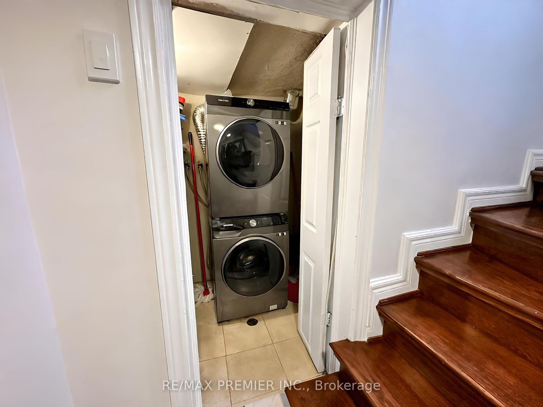 57 Lonborough Ave