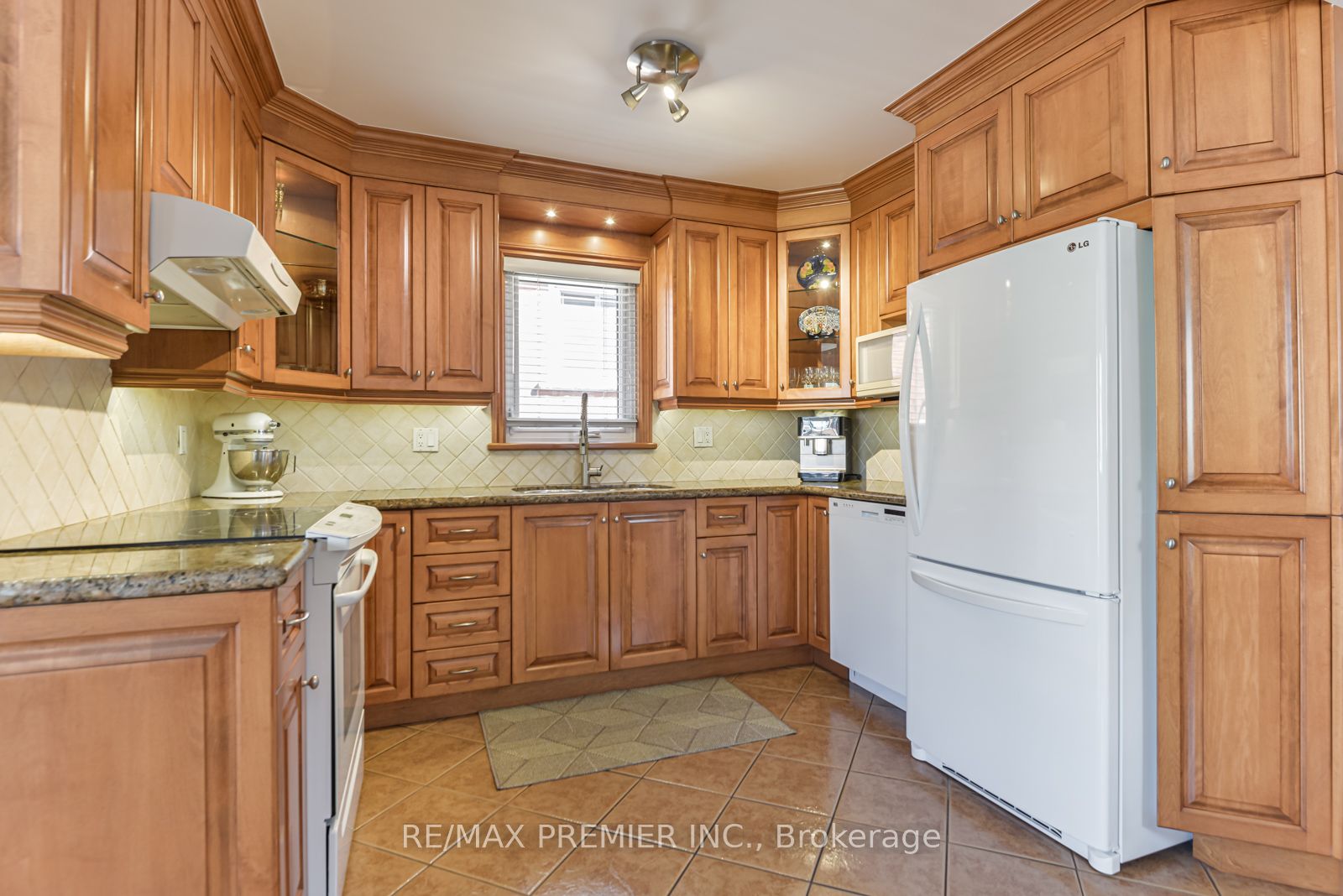 57 Lonborough Ave
