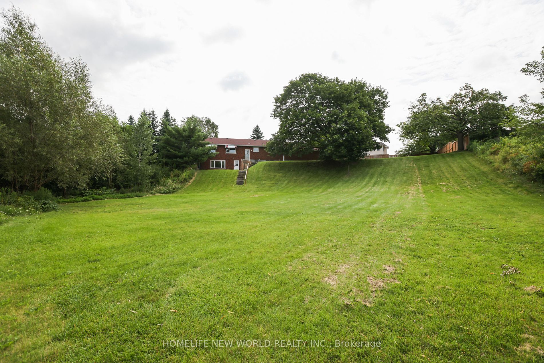 2040 Bronte Rd