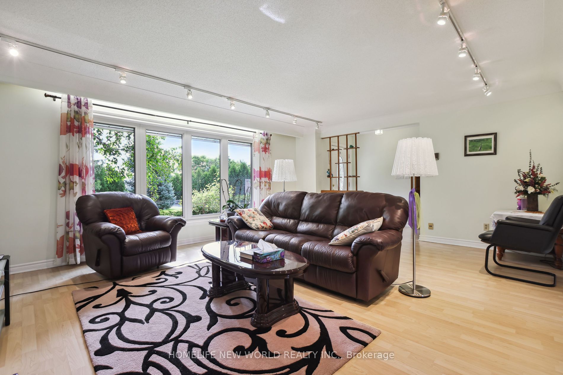 2040 Bronte Rd
