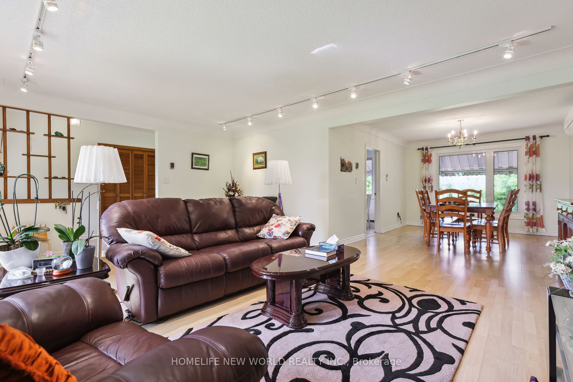 2040 Bronte Rd
