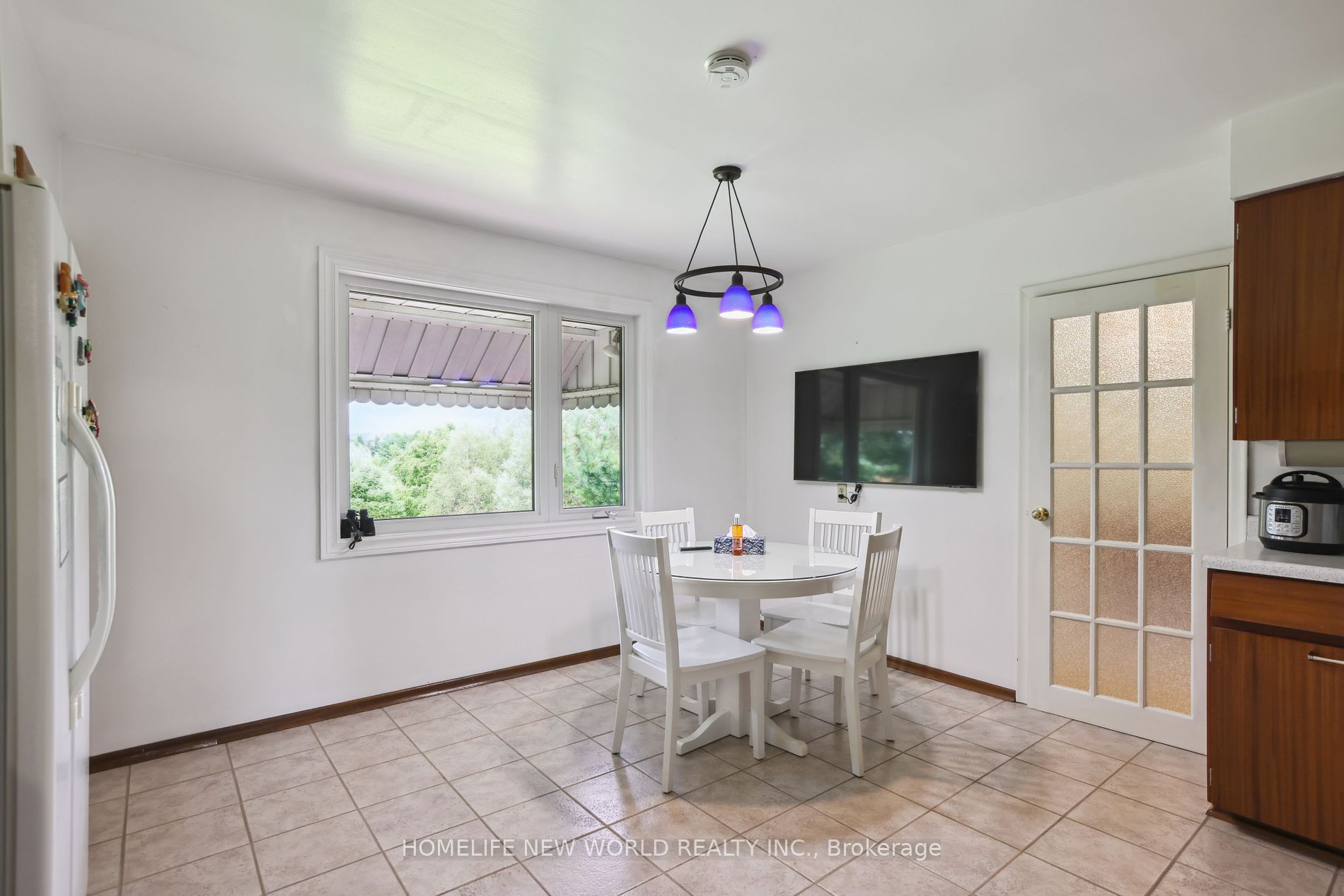 2040 Bronte Rd