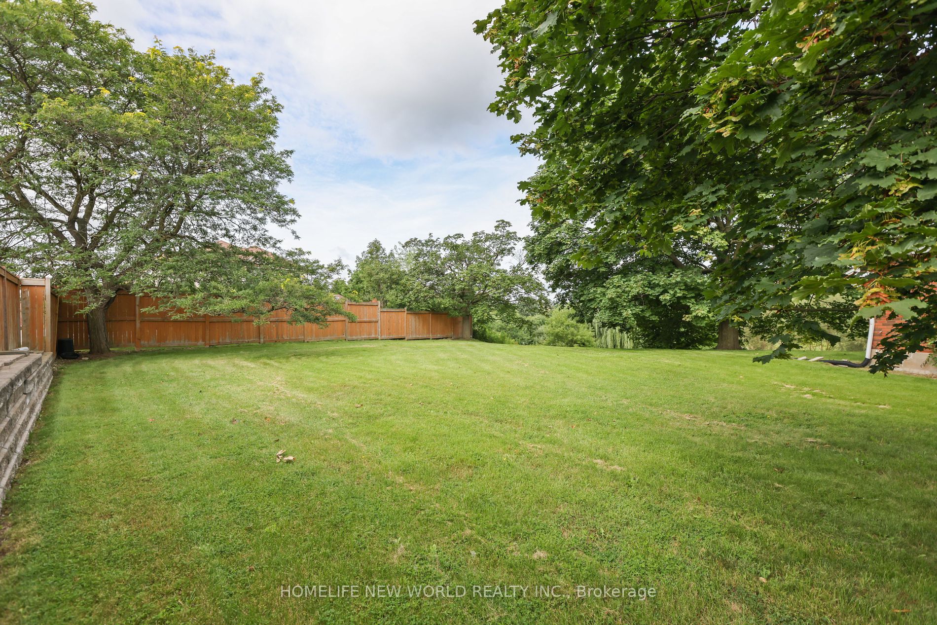 2040 Bronte Rd