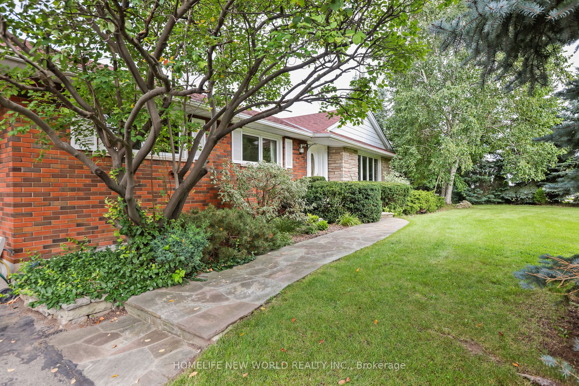 2040 Bronte Rd