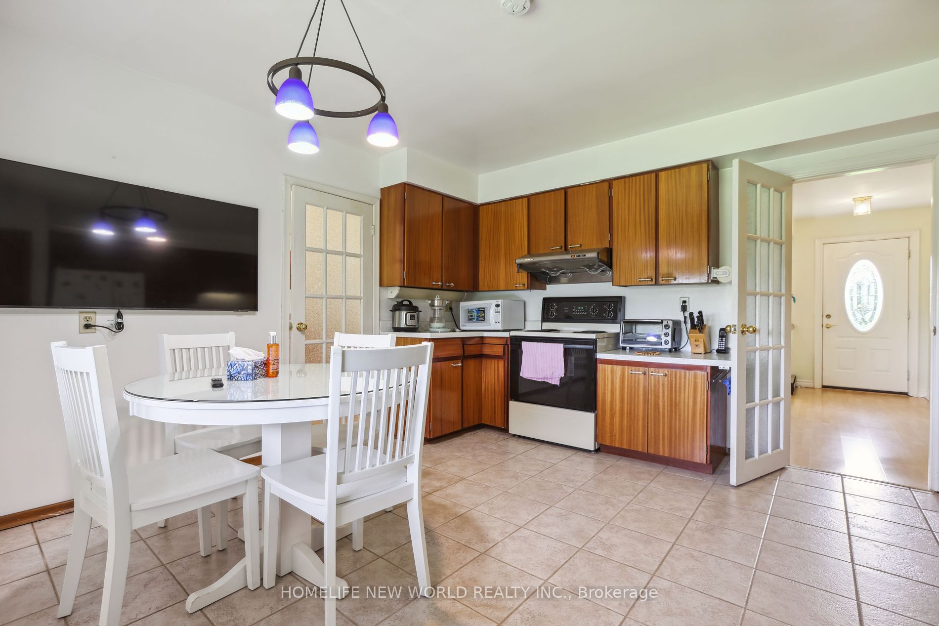 2040 Bronte Rd