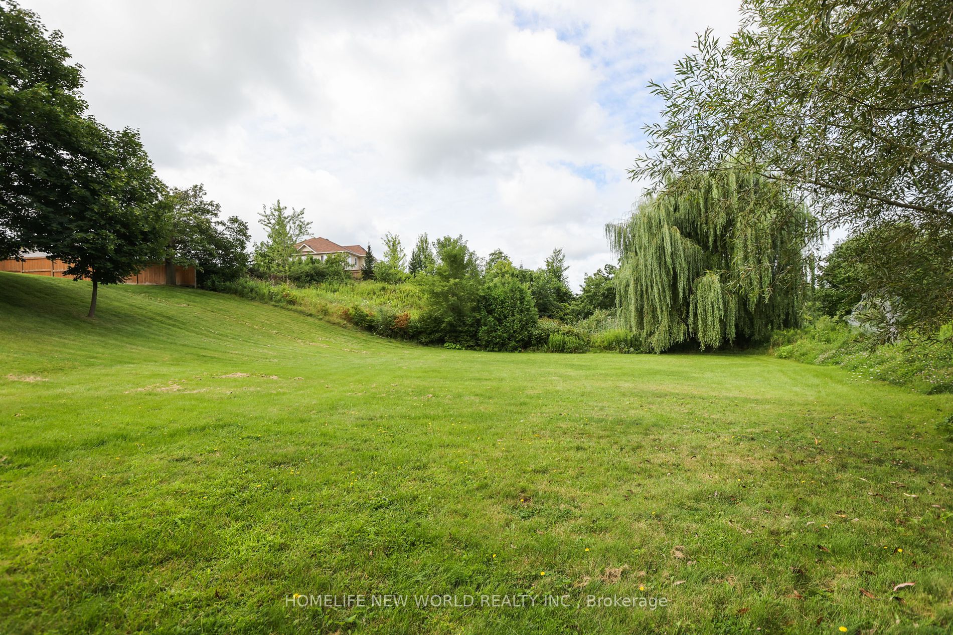 2040 Bronte Rd