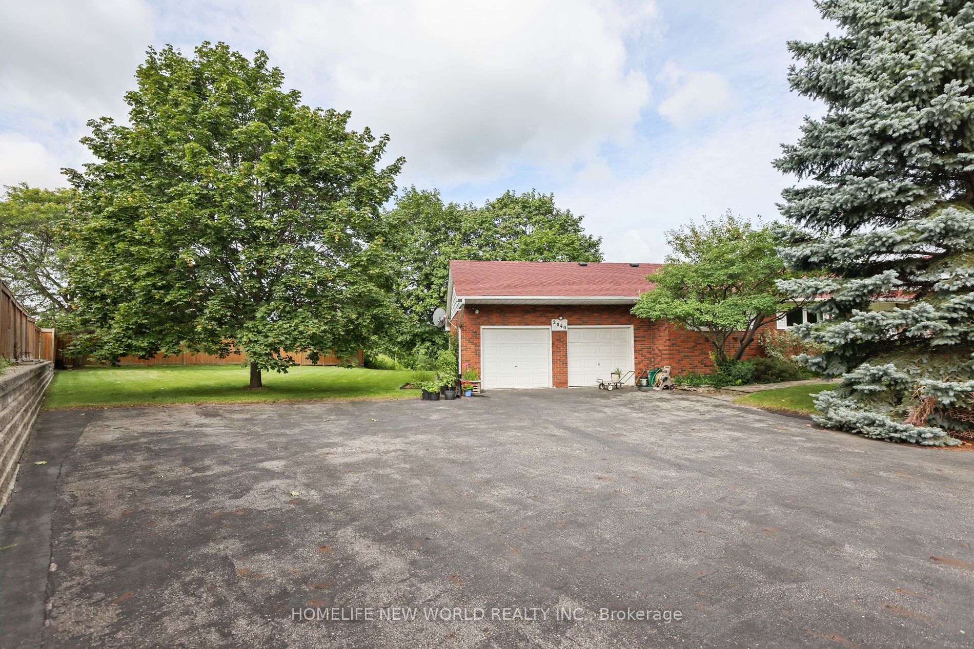 2040 Bronte Rd