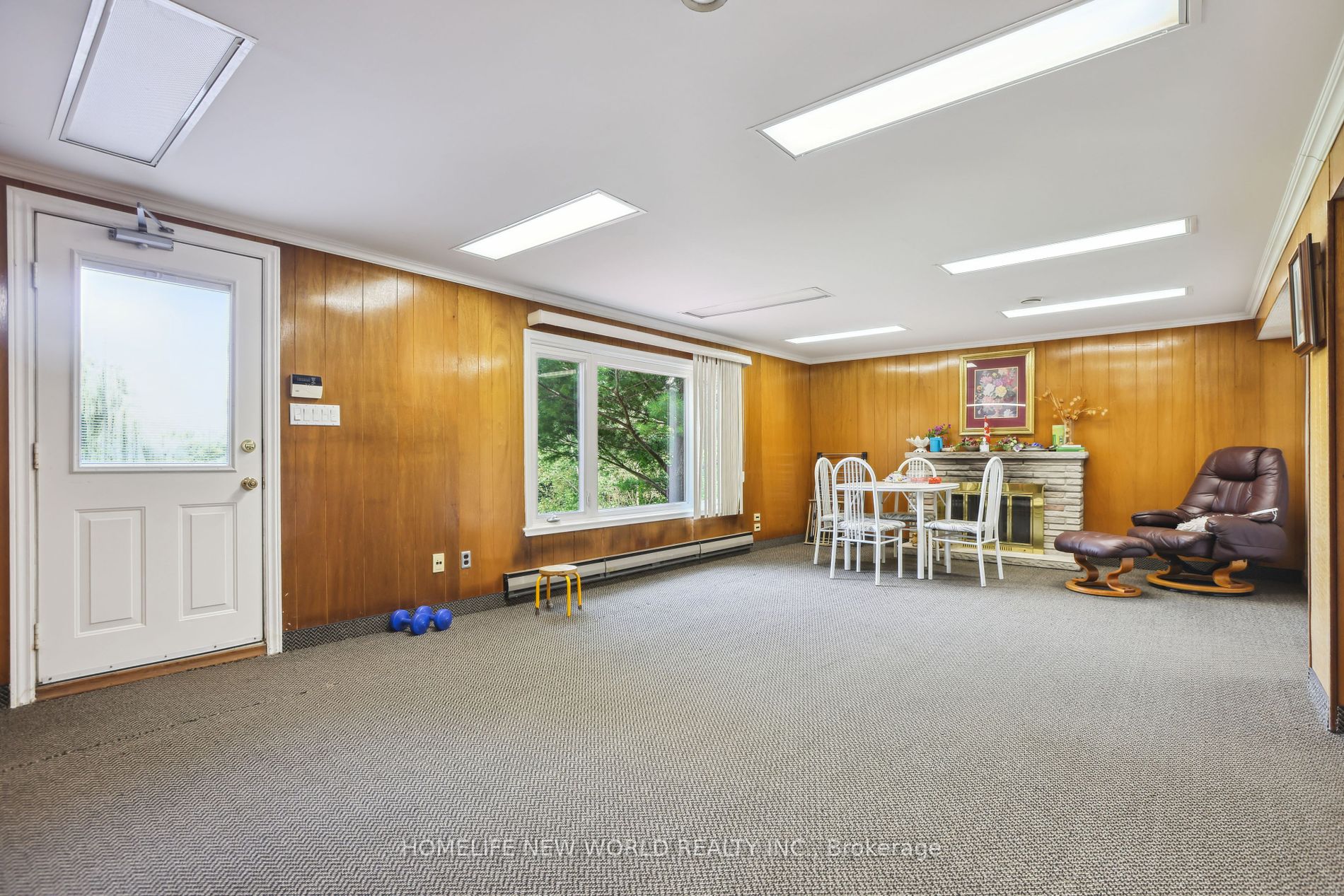 2040 Bronte Rd