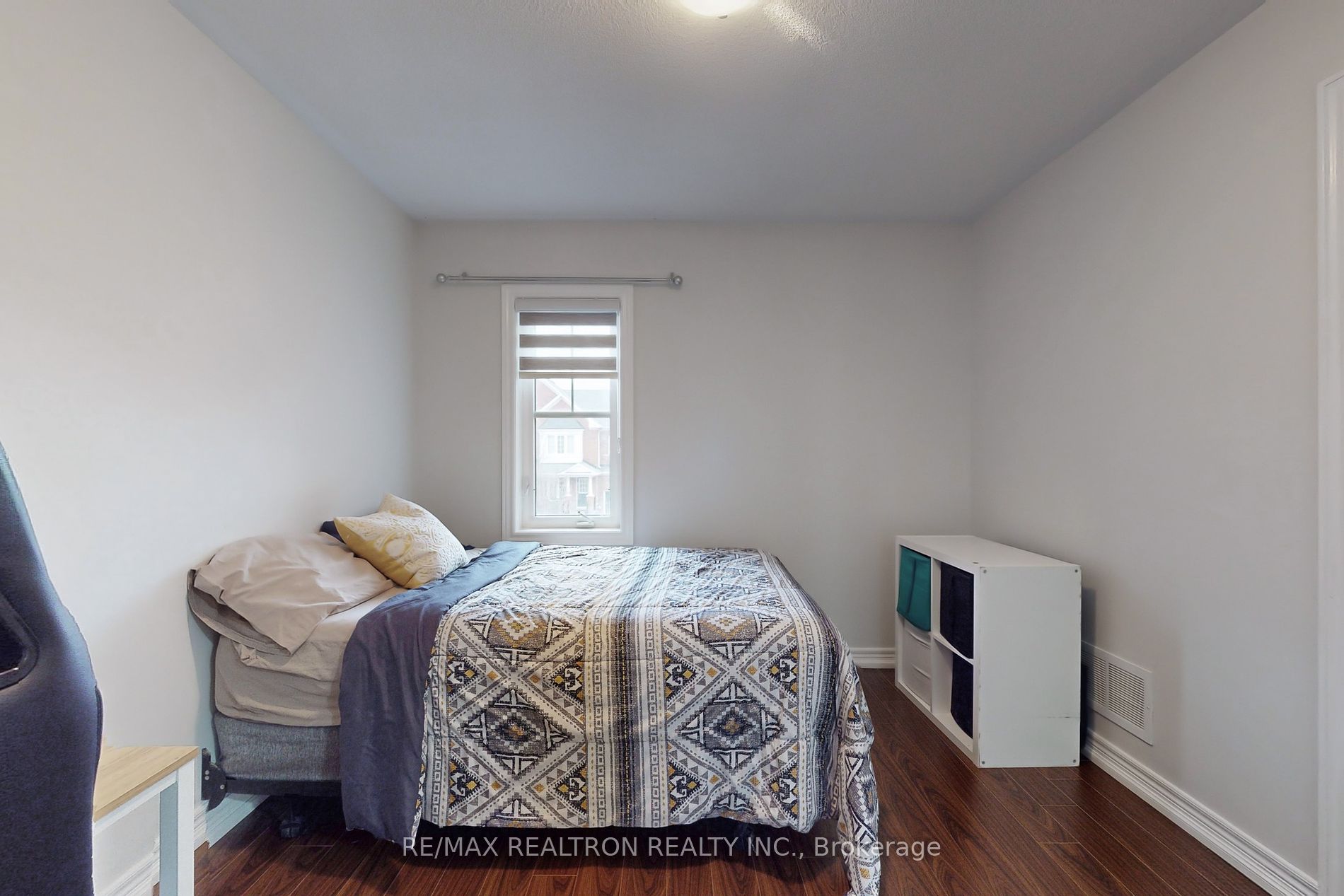 362 Landsborough Ave