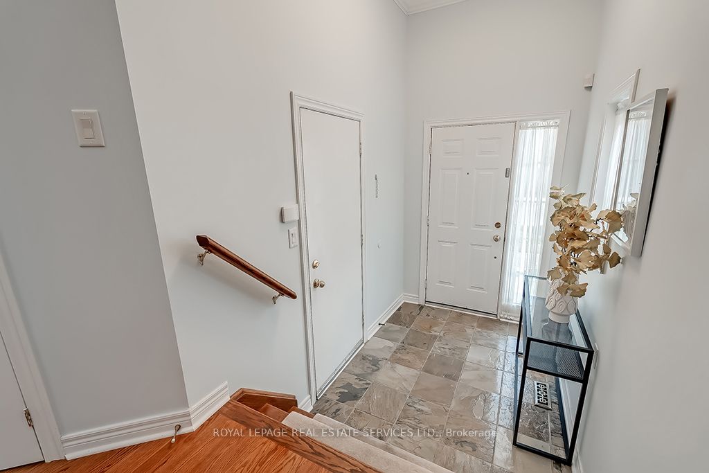 1267 Dorval Drive, #10