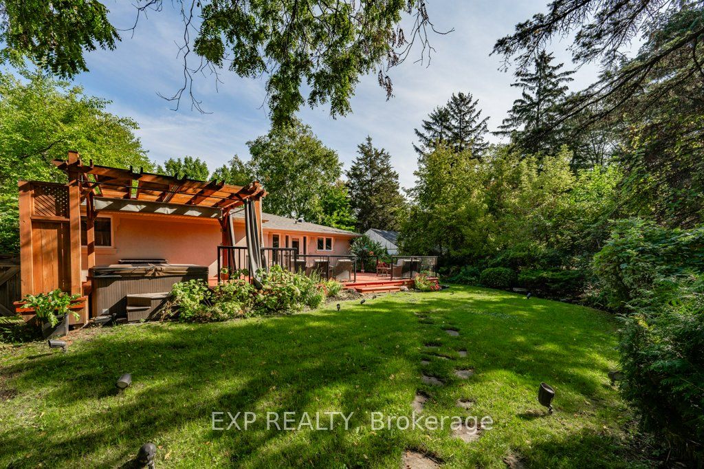 1498 Indian Road