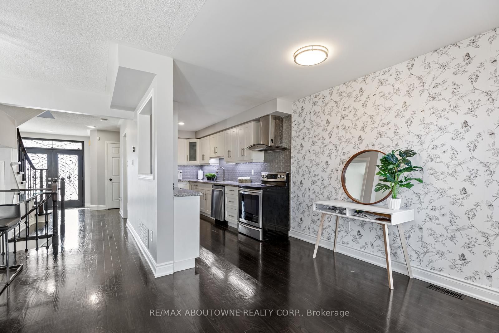5628 Palmerston Cres