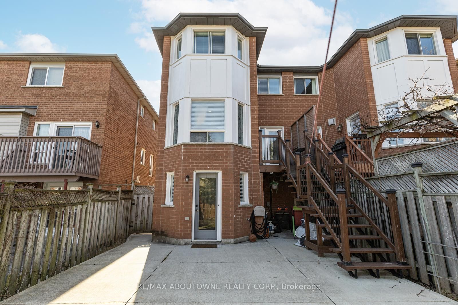 5628 Palmerston Cres