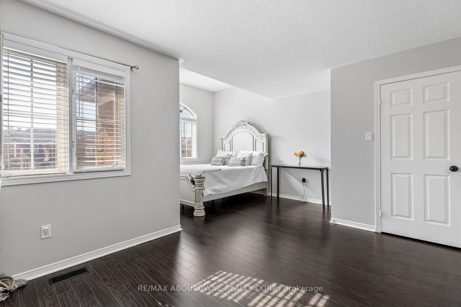 5628 Palmerston Cres