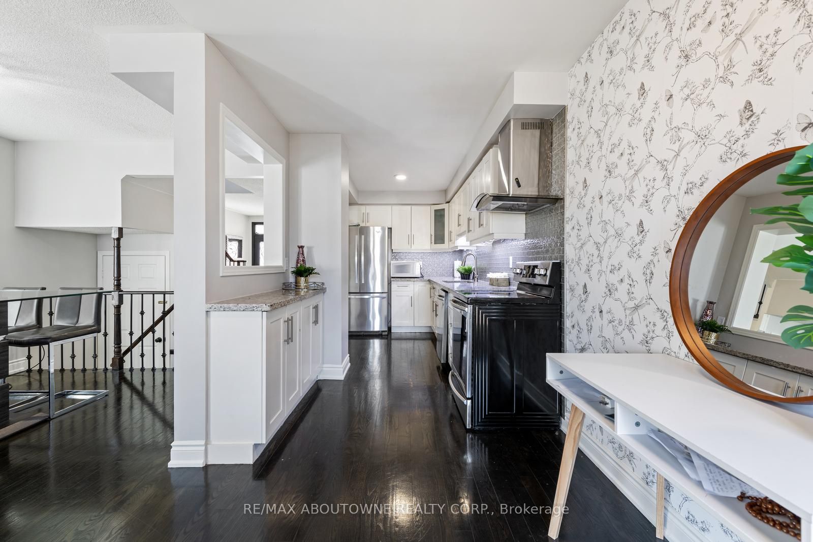 5628 Palmerston Cres
