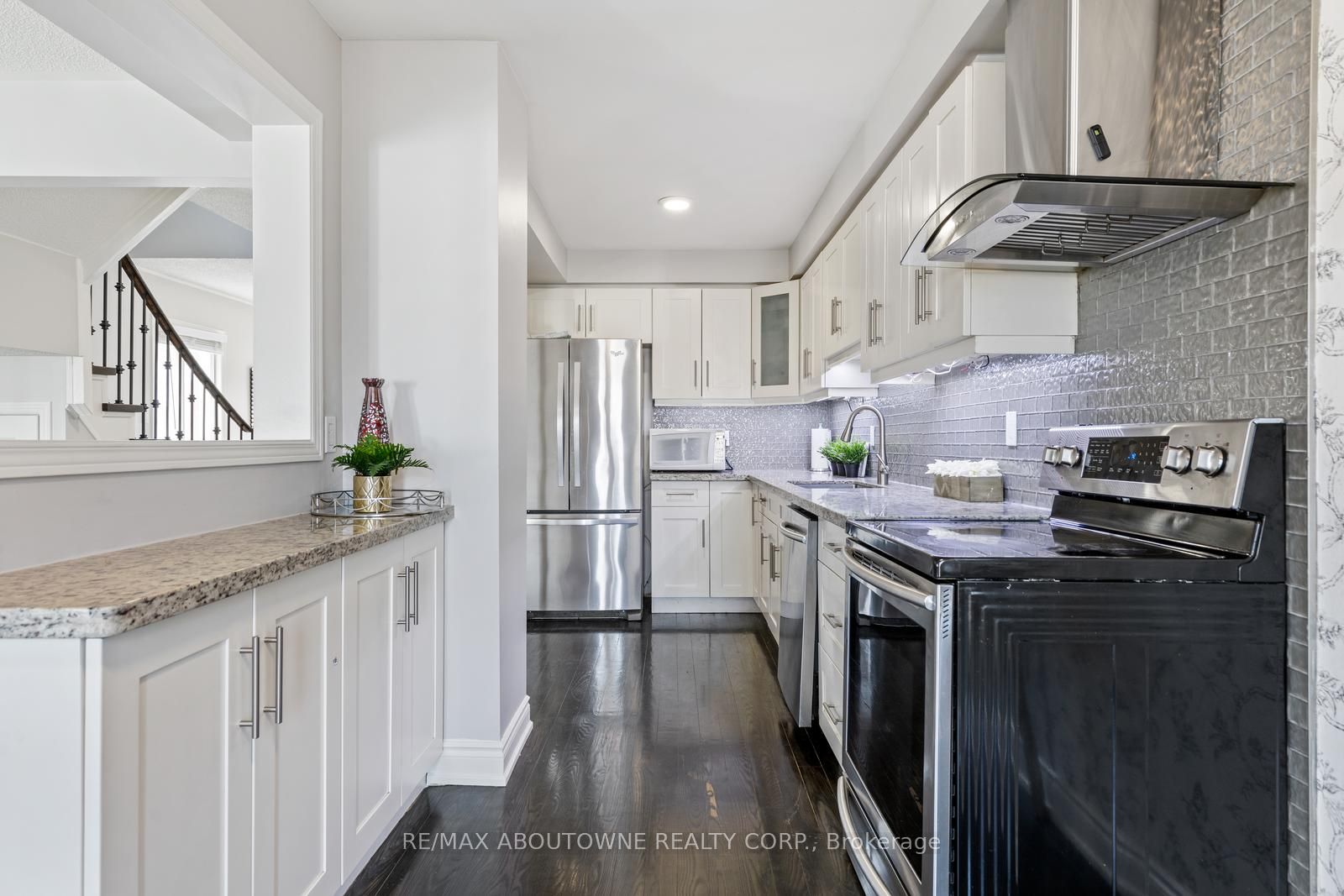 5628 Palmerston Cres