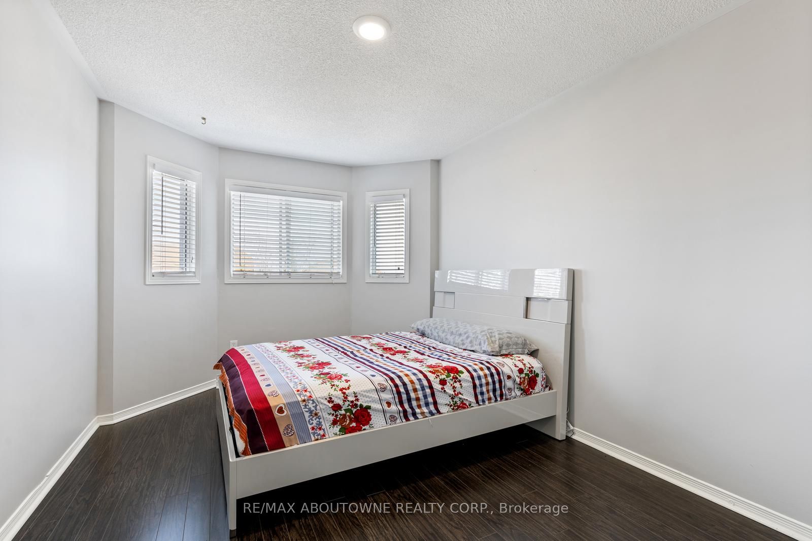 5628 Palmerston Cres