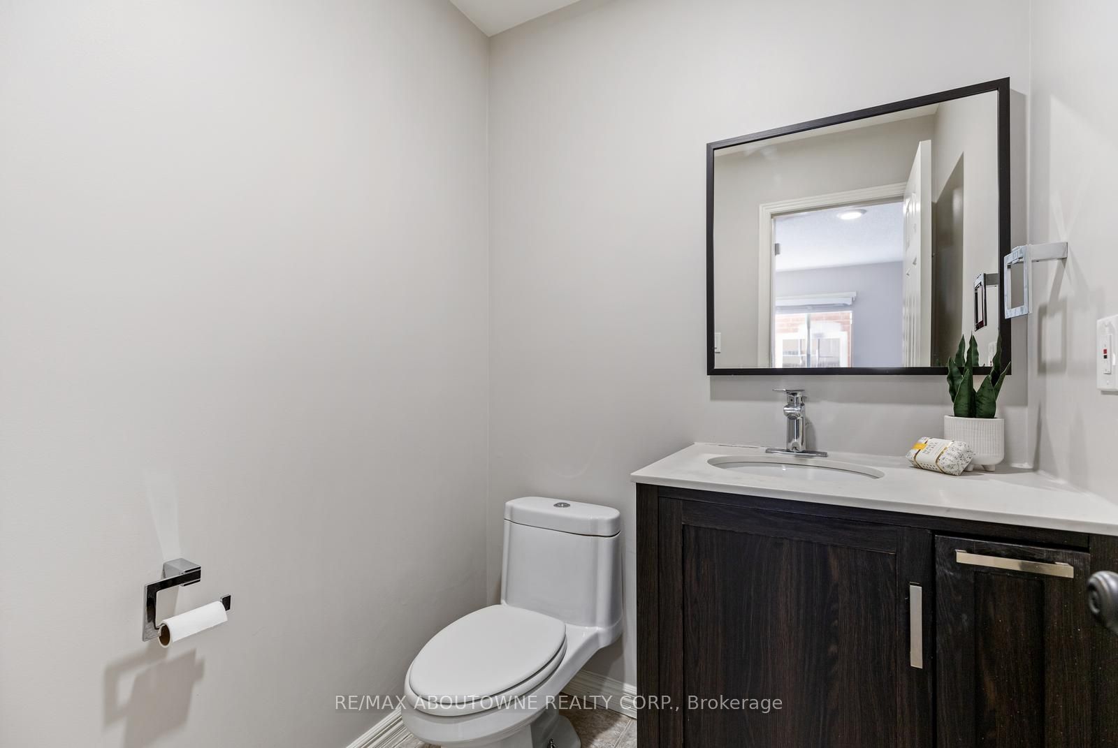 5628 Palmerston Cres