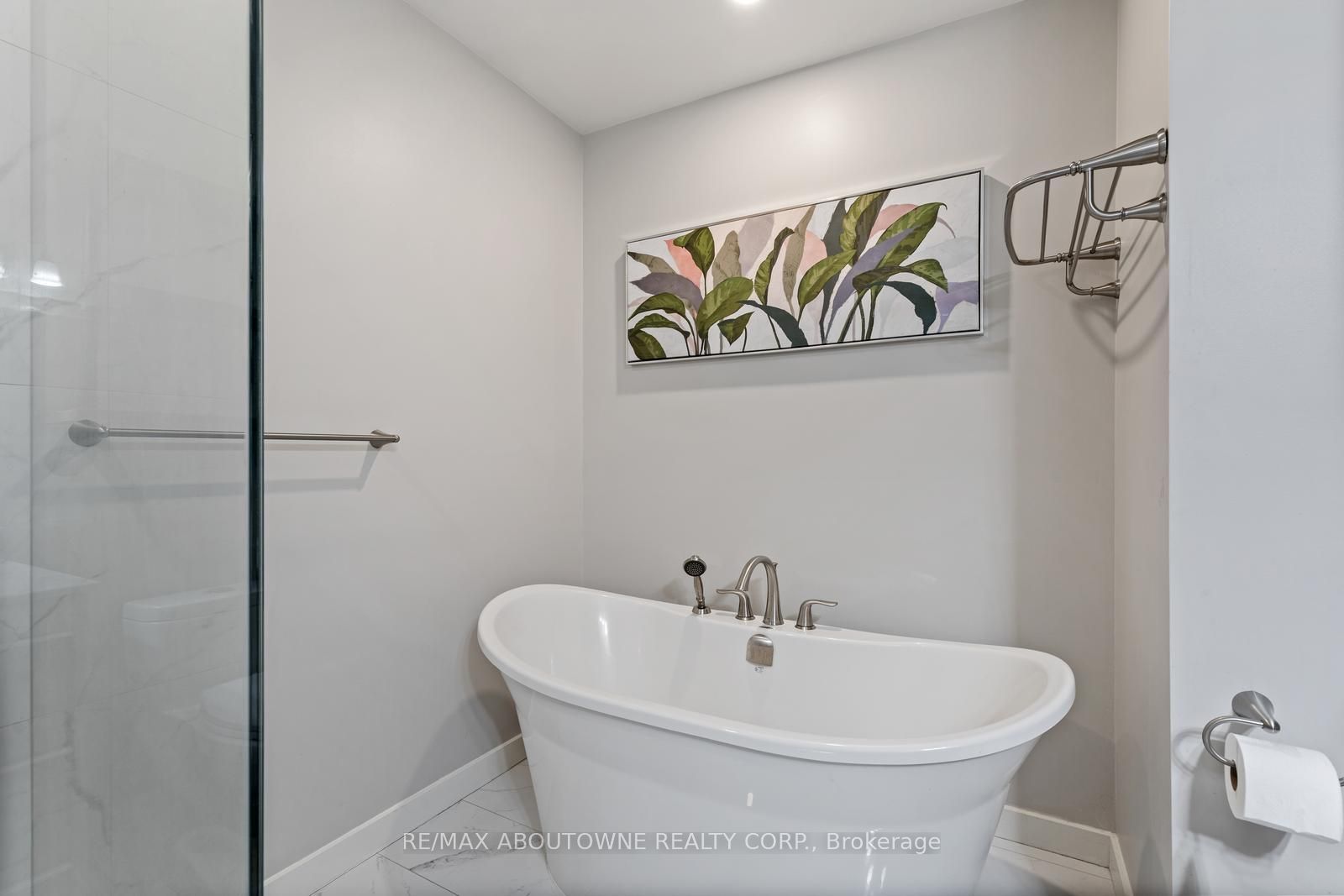 5628 Palmerston Cres
