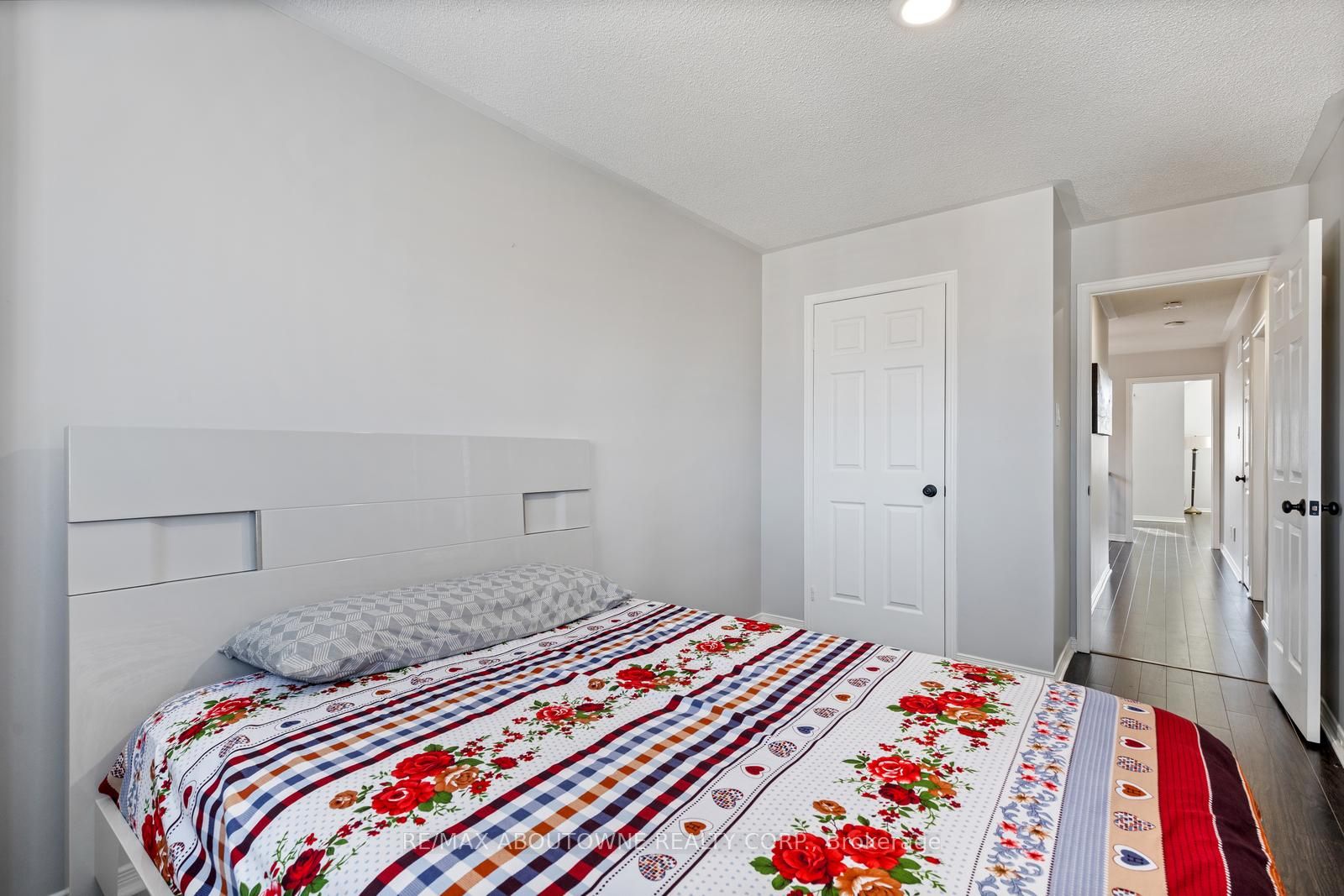 5628 Palmerston Cres