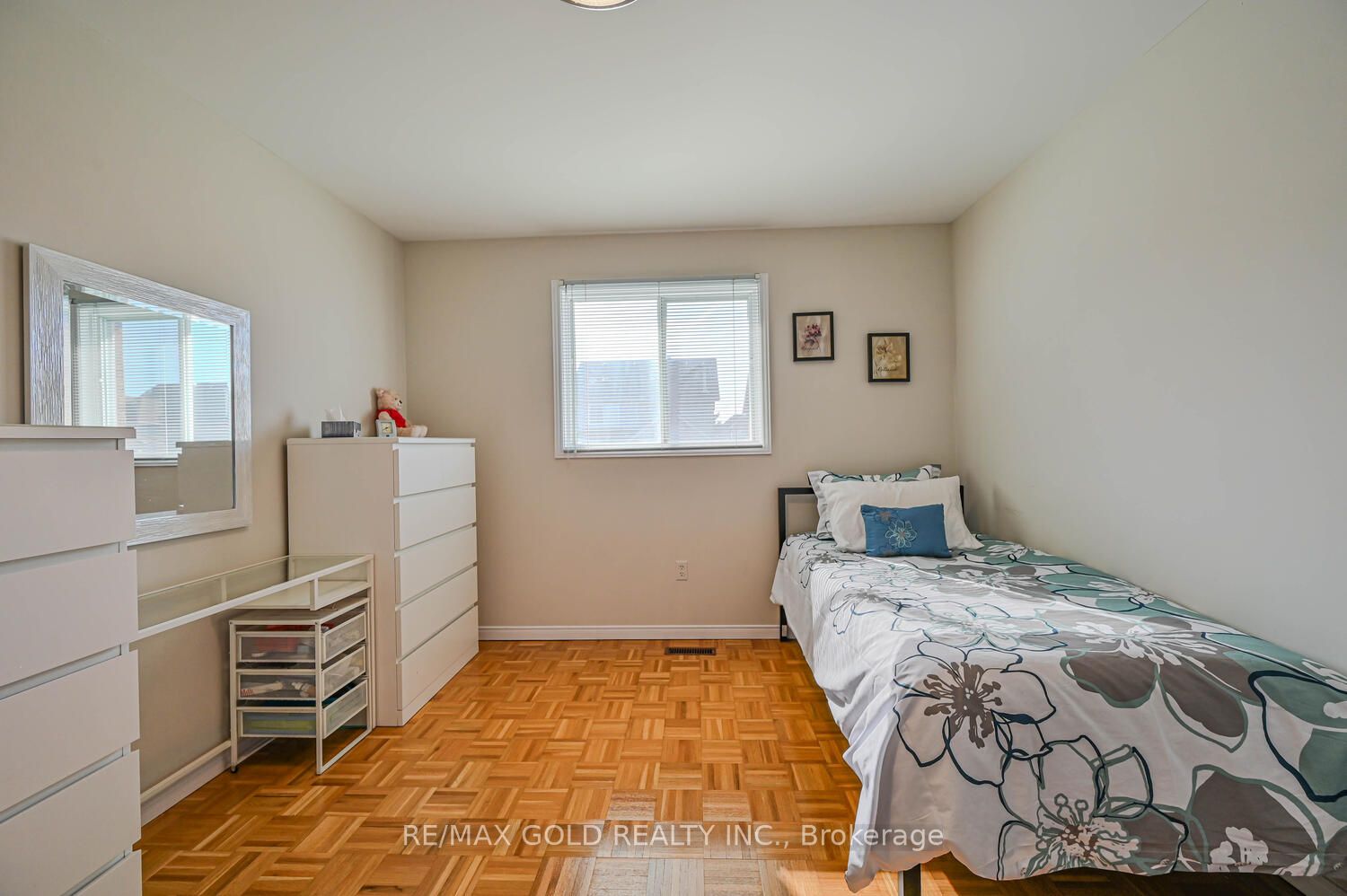 98 Bighorn Cres