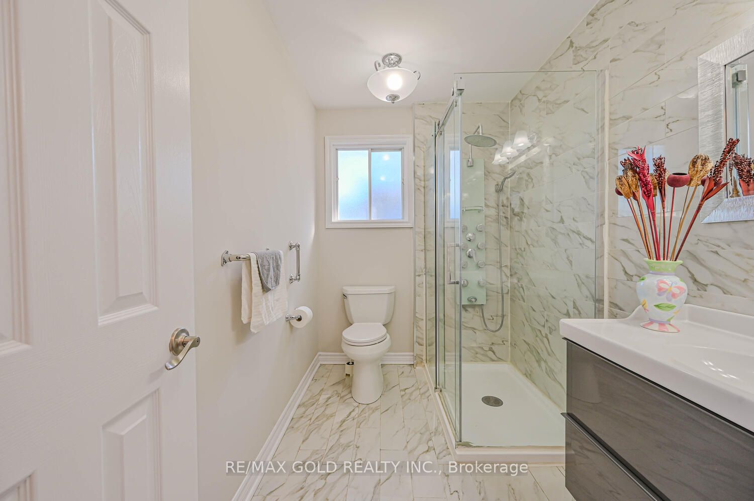 98 Bighorn Cres