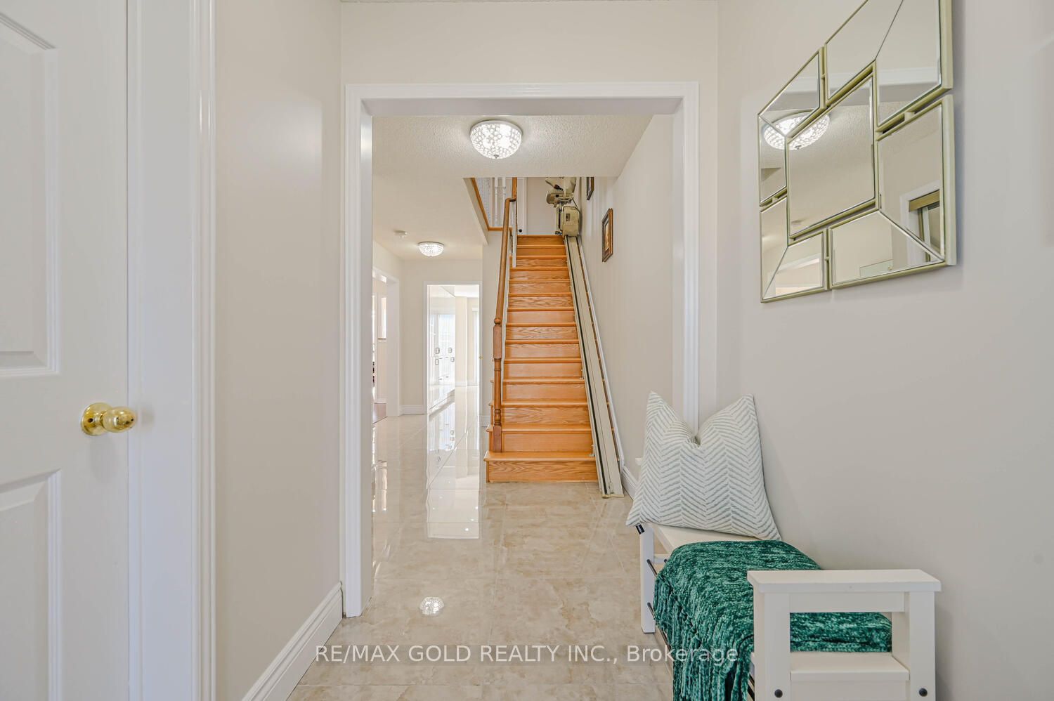 98 Bighorn Cres