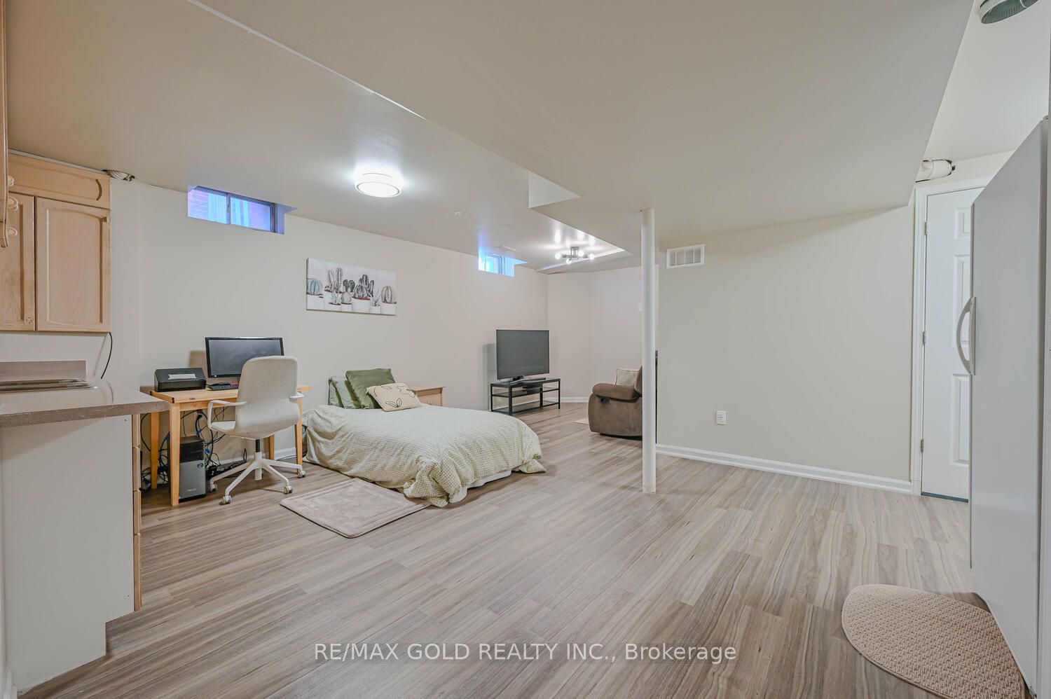 98 Bighorn Cres