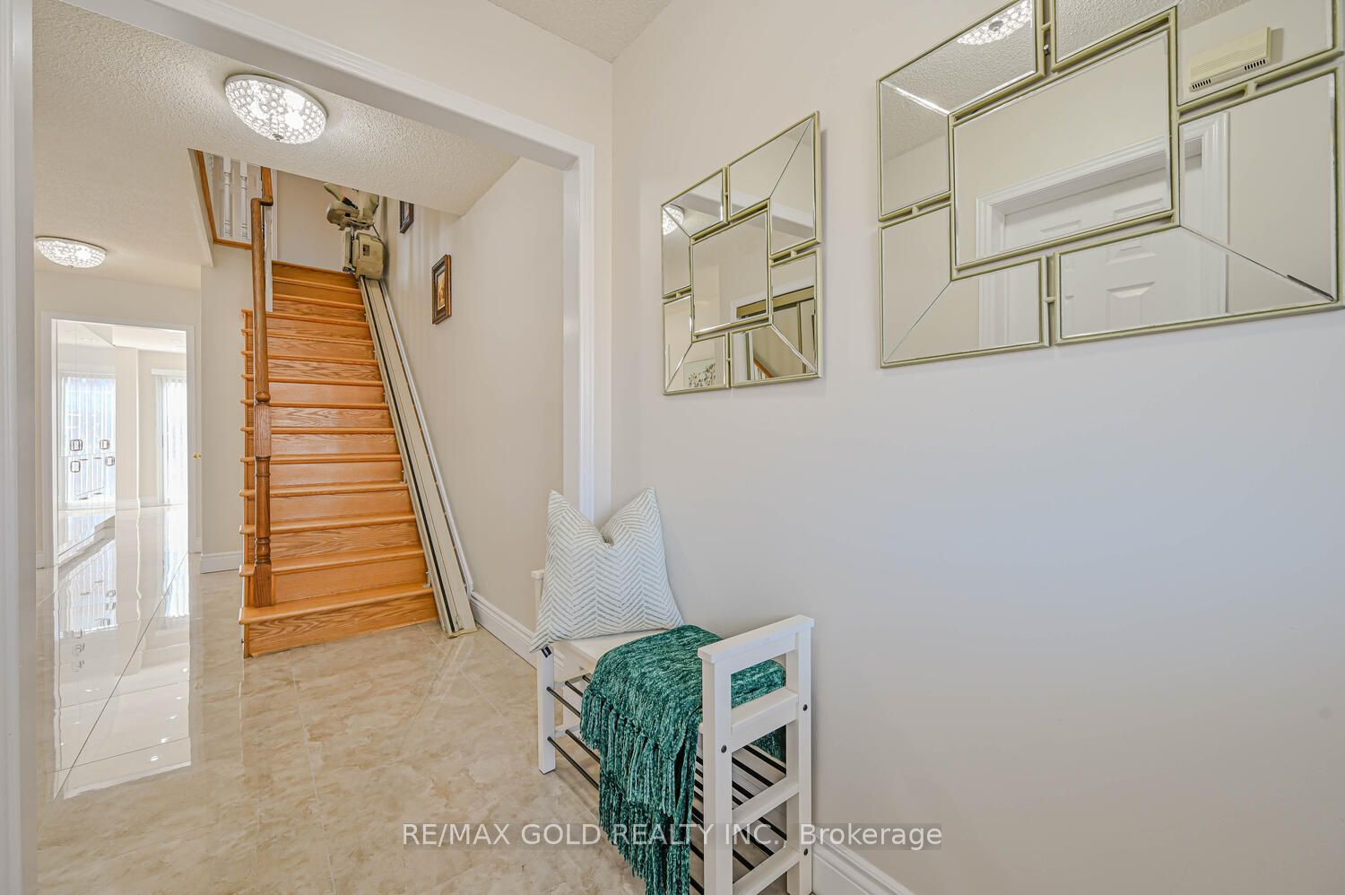 98 Bighorn Cres