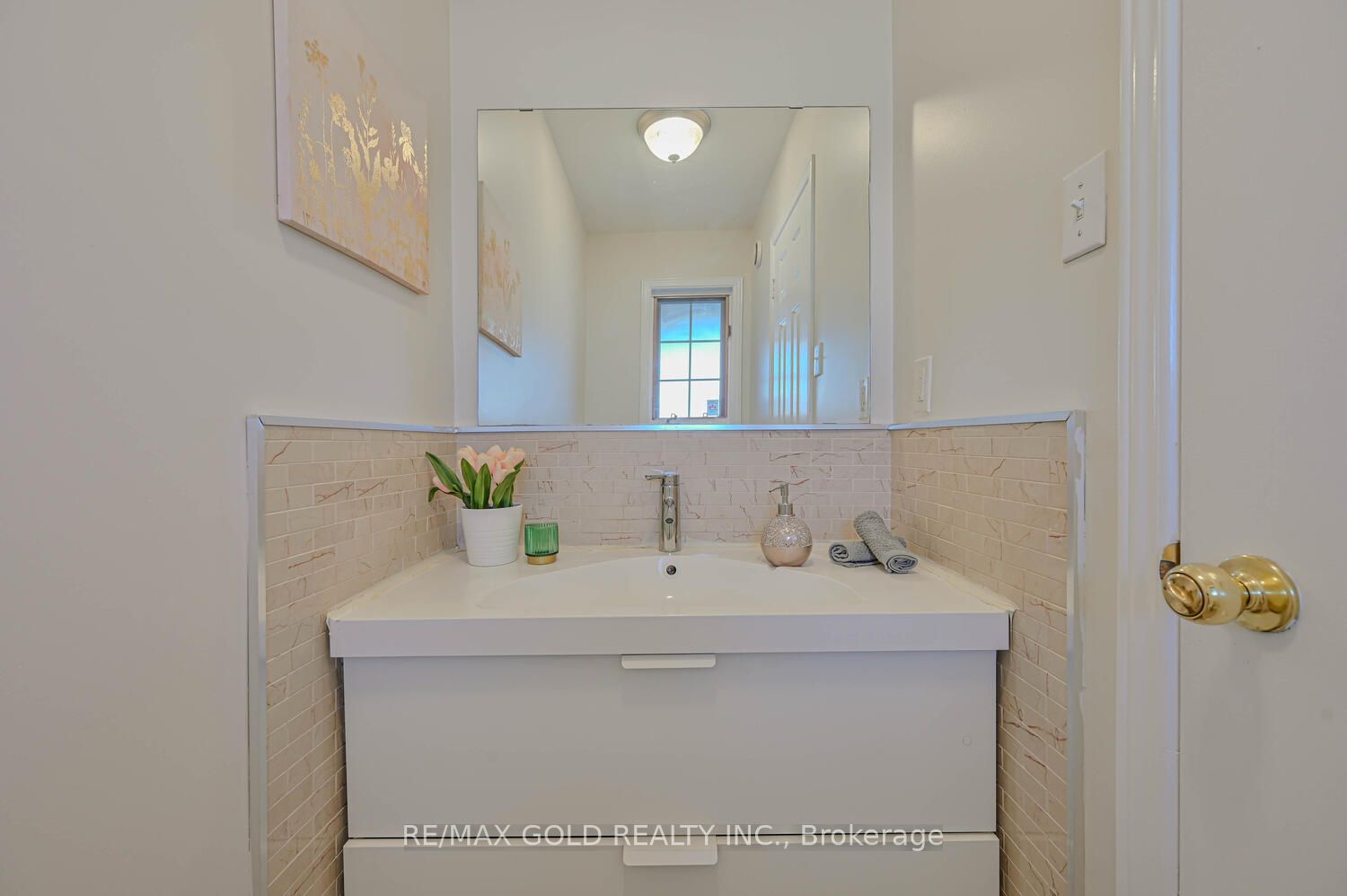 98 Bighorn Cres
