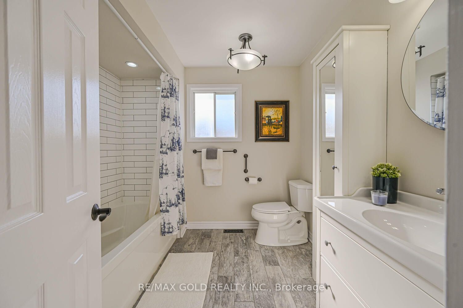 98 Bighorn Cres