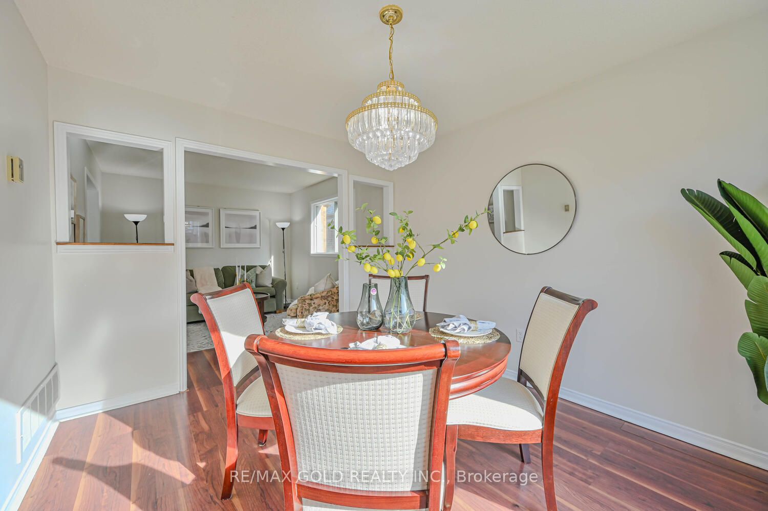 98 Bighorn Cres