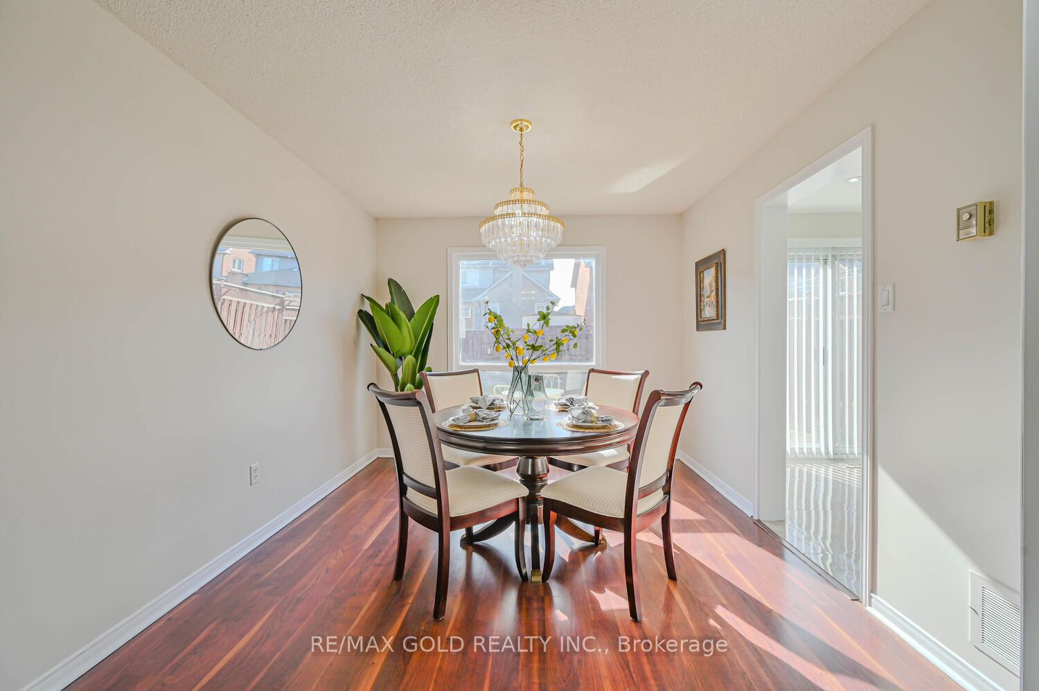 98 Bighorn Cres