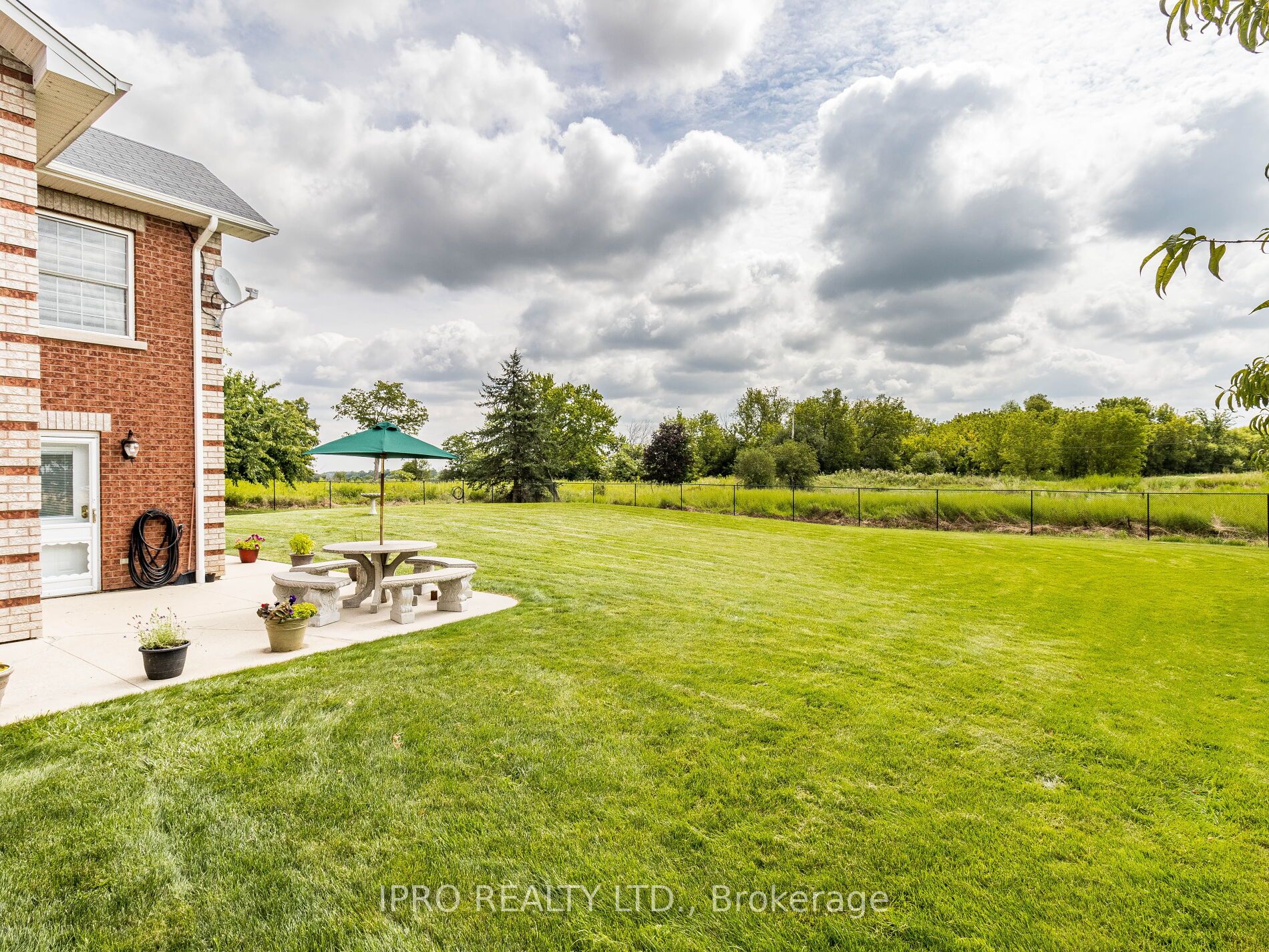 15260 10 Side Rd