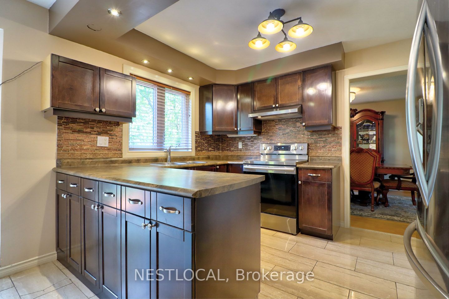 14 Waverly Pl