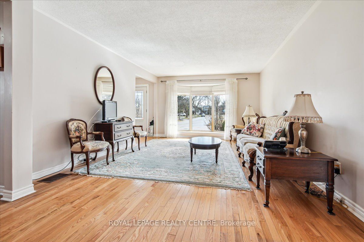 2141 HERRIDGE Drive