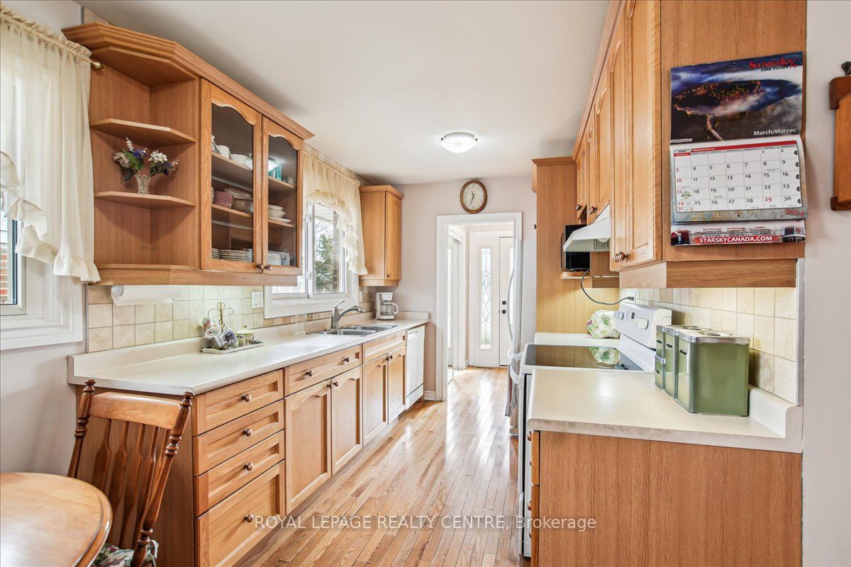 2141 HERRIDGE Drive