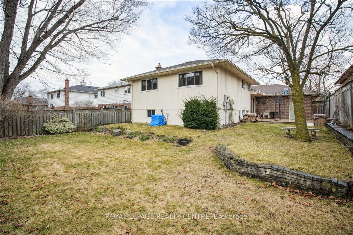 2141 HERRIDGE Drive