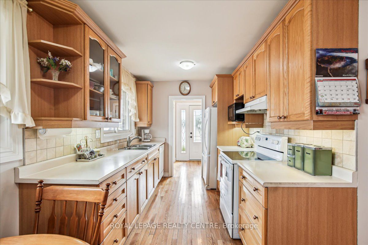 2141 HERRIDGE Drive