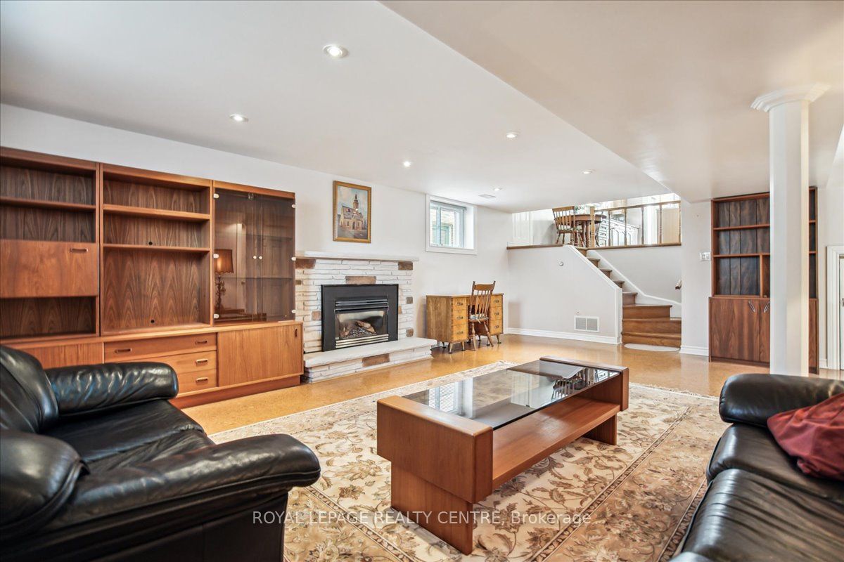 2141 HERRIDGE Drive