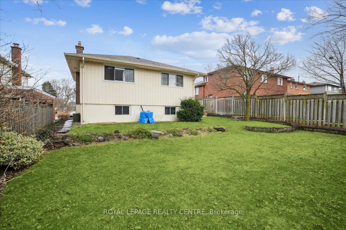 2141 HERRIDGE Drive