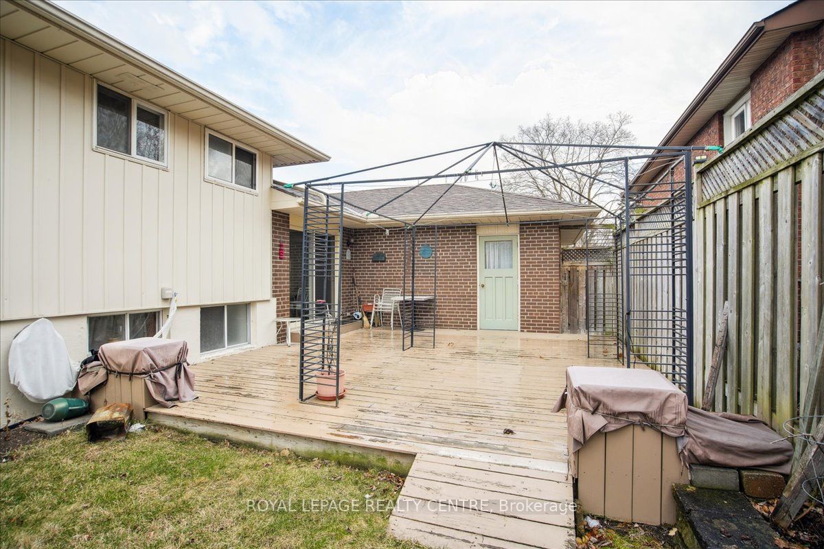 2141 HERRIDGE Drive