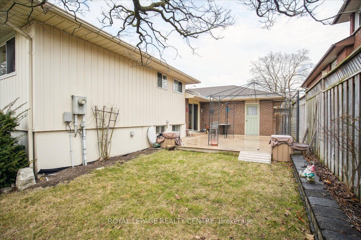 2141 HERRIDGE Drive